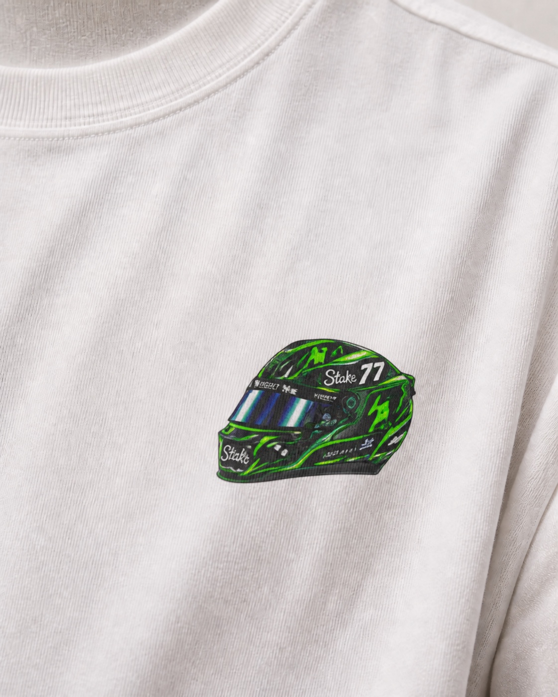 Detalle de la impresión DTF del pecho de la camiseta Bottas