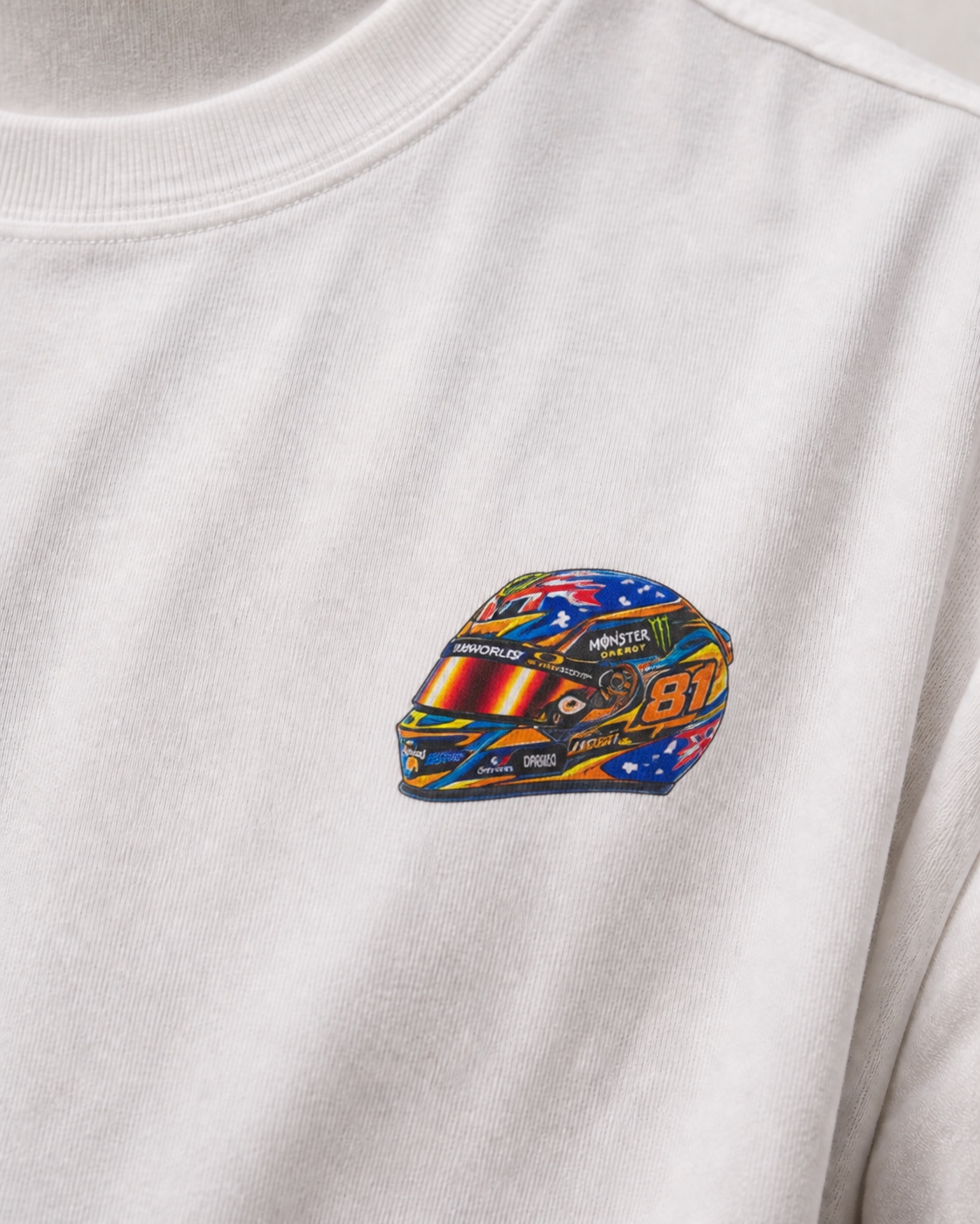 Detalle de la impresión DTF del pecho de la camiseta Oscar Piastri